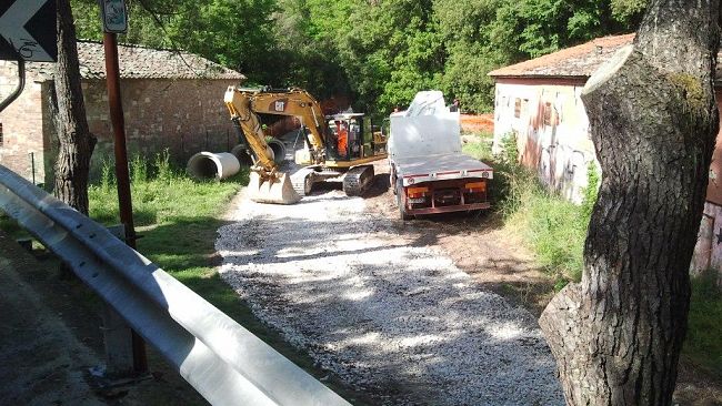 Terme di Petriolo, la Siena-Grosseto incombe sullo storico stabilimento toscano
