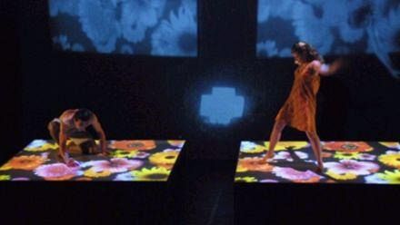 Il ponte di pietra: un viaggio magico per arrivare al “paese senza guerra”