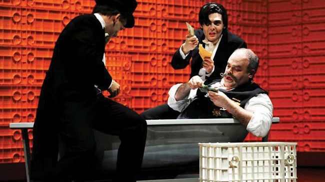 L'ironia di Brecht inaugura la stagione 2012 al teatro Era
