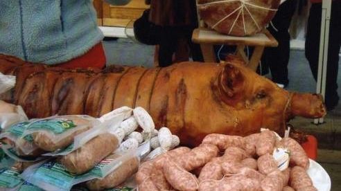porchetta-di-monte-san-savino-e-aglione-celebrati-in-regione