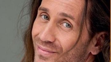 Povia, chitarra e voce ad Agliana