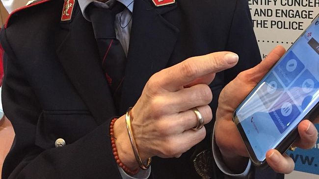 Centro di Firenze: vende pacchetti turistici in piazza Duomo