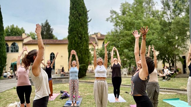 ​Yoga day 2026 in Toscana: gli eventi tra Firenze, Livorno e le terme