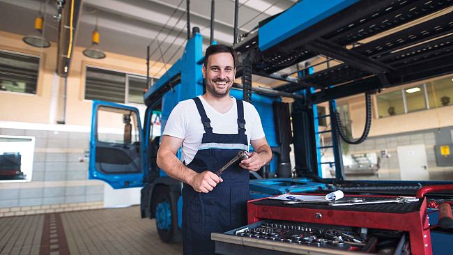 A Firenze corso gratuito per riparazione di veicoli e autoarticolati