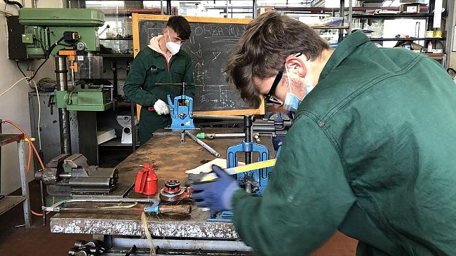 Sempre più giovani scelgono mestieri manuali