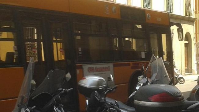 Verificatrice aggredita a Firenze, ennesimo caso in città: sciopero negato