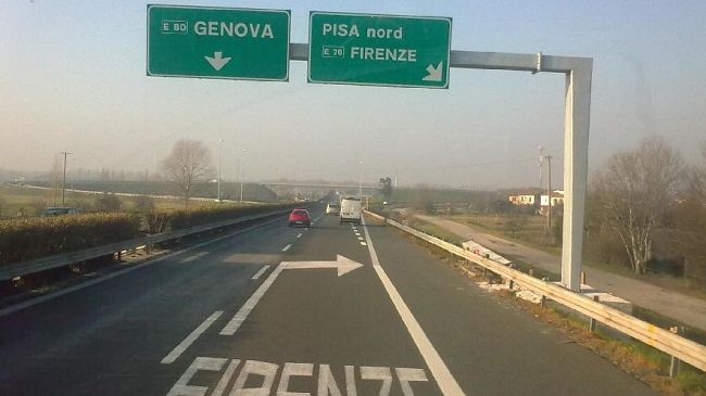 A11 Firenze-mare: la terza corsia non svolta a sinistra