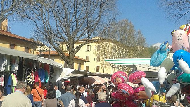 Mostra dei Fiori: piazzale degli Uffizi diventa un grande giardino