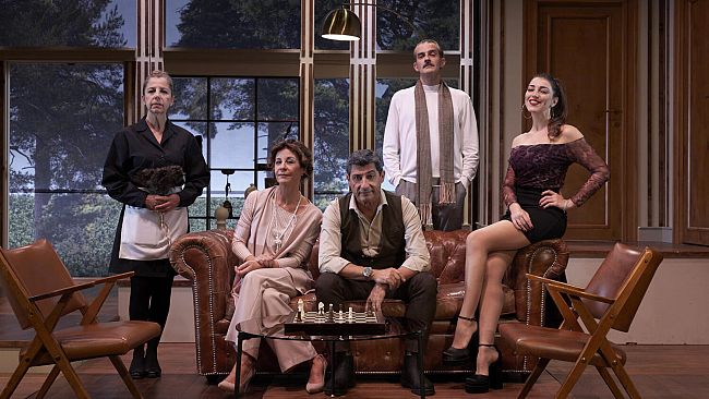 Emilio Solfrizzi e Carlotta Natoli nell’Anatra all’arancia