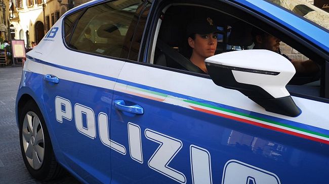 Piazza Vasari: poliziotti in borghese arrestano spacciatore