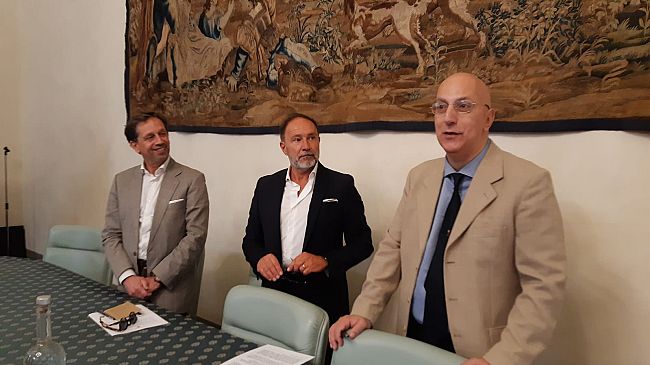 Escono i 'Salmi metropolitani e altri versi' di Michele Brancale