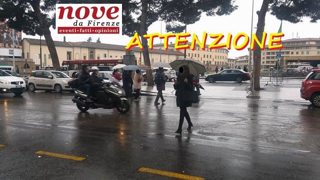 Pericolo a Santa Maria Novella: la sicurezza dimentica i pedoni 