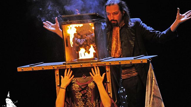 Proseguono gli appuntamenti di illusionismo e giochi di prestigio allo Spazio Alfieri...