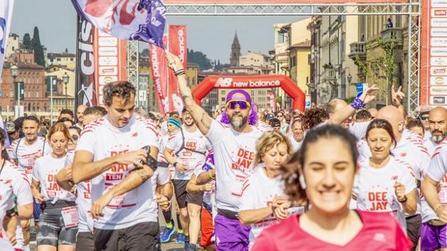 Deejay Ten: 8.000 runners per le vie della città