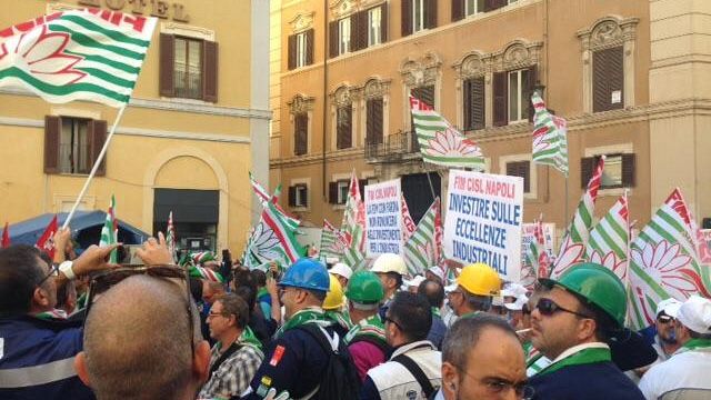 Metalmeccanici toscani in piazza a Roma