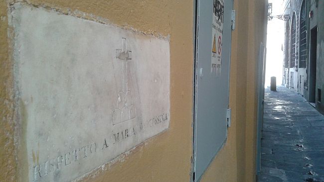 Latrina di lusso: Firenze ha le telecamere in bagno