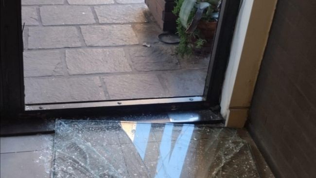 Forti rumori di vetri infranti nella notte, succede spesso a Firenze