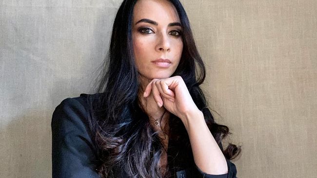 Il buio sotto la divisa. Morti misteriose tra i servitori dello Stato