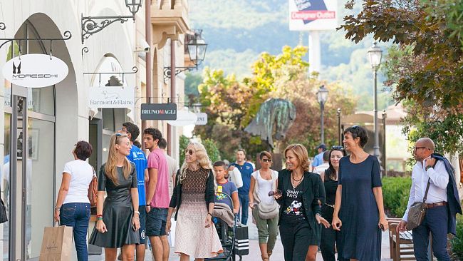 Fare shopping con i selfie va di moda