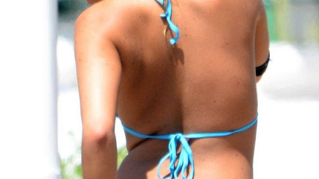 Versilia: paparazzi in spiaggia a caccia del lato B