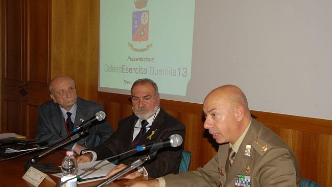 Presentato il Calendario dell'Esercito 2013: Il cuore delle missioni