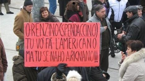 Nel giorno della tramvia non manca la protesta (video)