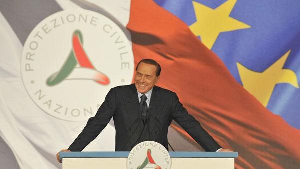 Governo Berlusconi: fiducia a Camera e Senato. Fini giovedì a Firenze