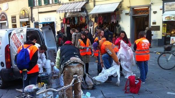 Firenze e i suoi Angeli, il degrado in uno scarabocchio