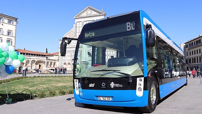 Bus elettrico Aptis: prova gratuita sulle strade di Firenze