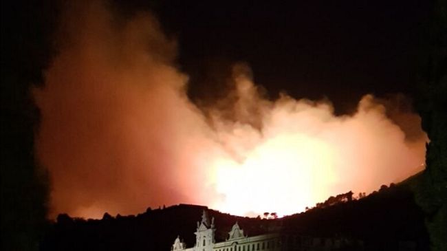 Monte Serra in fiamme: vasto incendio, evacuate abitazioni