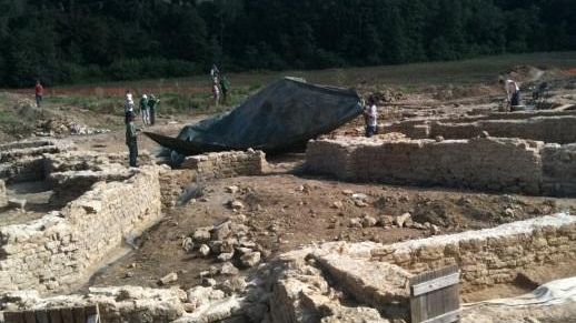 San Gimignano, sulla Francigena villa Romana all'asta