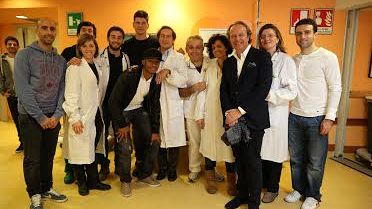 I giocatori della Fiorentina in visita ai bambini del Meyer - Foto -