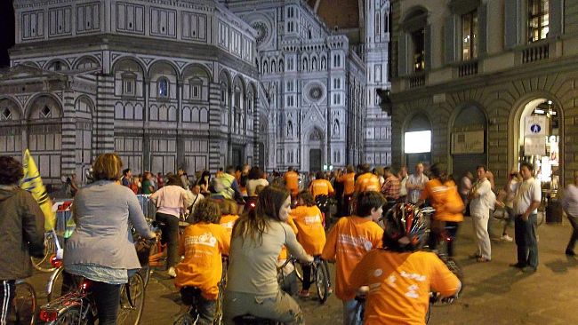 700 partecipanti ieri sera alla Notte Blu dei Ciclisti Illuminati