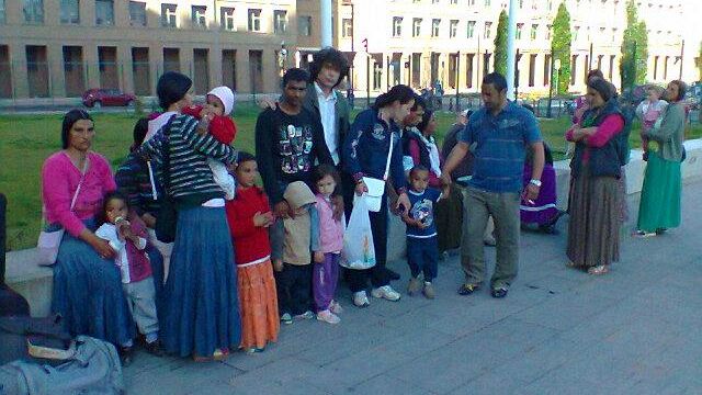 Firenze: sgombrate da Piazza Santissima Annunziata le coperte dei Rom