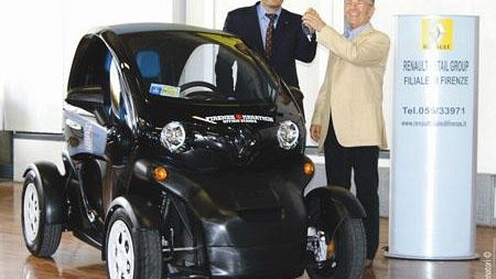 Firenze Marathon sposa l'ambiente: arrivato il Twizy