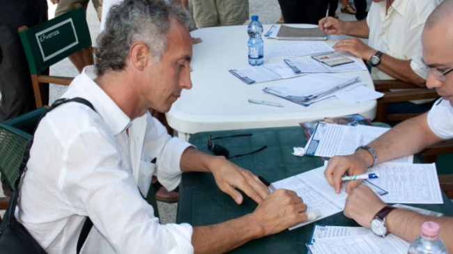 Boom di firme alla festa del Fatto