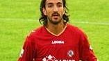 b204150222-morosini-muore-durante-pescara-livorno-il-calcio-si-ferma
