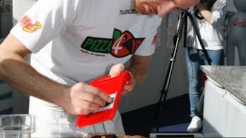 Pizza, la migliore in Italia si cucina e si mangia in Toscana a Carrara