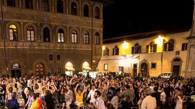 14 luglio: ballo popolare in piazza Ognissanti per la festa nazionale francese
