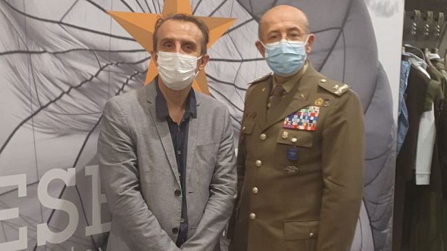 Pitti Uomo 100, Milani visita lo stand dell’Esercito Italiano