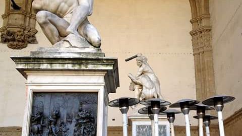 loggia-dei-lanzi-chiusa-alieni-a-firenze