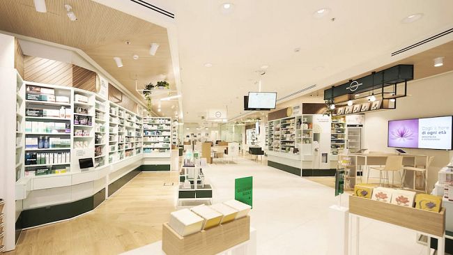 Raccolta di farmaci da banco per le famiglie bisognose