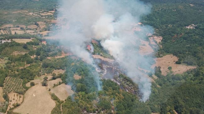Incendio boschivo a Castell'Azzara