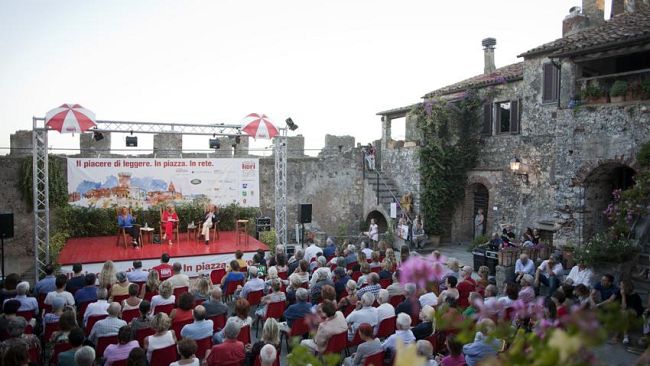 A Capalbio, la lunga serata dei libri dalle 19:30 sino a mezzanotte