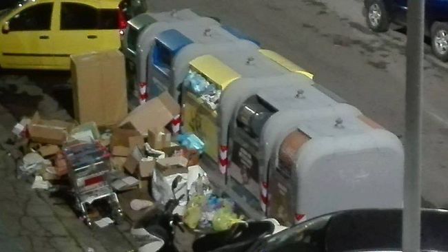 Abbandono rifiuti a Firenze: in azione fototrappole, ispettori e cittadini segnalatori