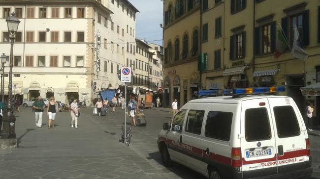 Terrorismo: installate in piazza San Lorenzo le prime fioriere