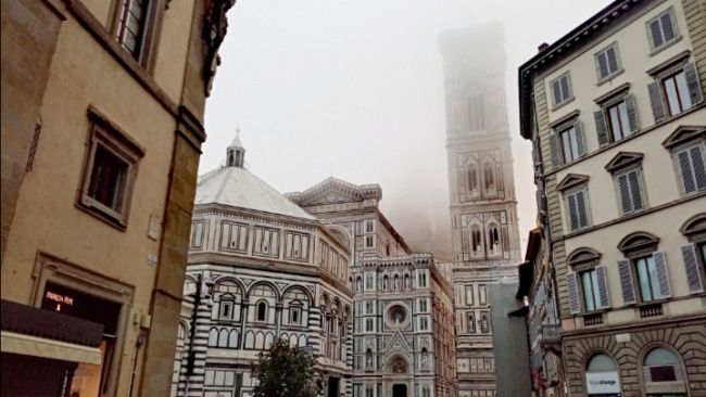 Firenze, la nebbia di martedì 7 novembre in 5 scatti