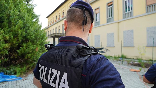 In corso lo sgombero dell'ex circolo del Romito