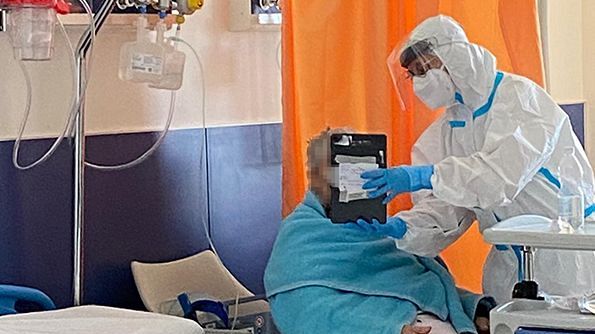 Covid, una videochiamata al giorno toglie la malinconia di torno