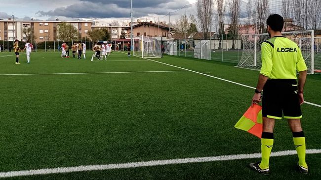 Minuto di silenzio all’inizio di tutte le partite di calcio
